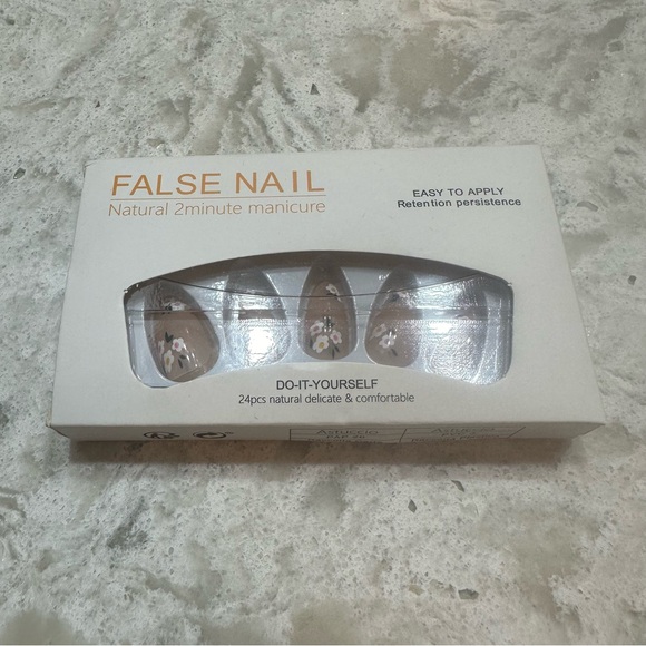 24 Piece Nude White Floral Press On Nails NWT Almond Medium Length - Picture 2 of 10